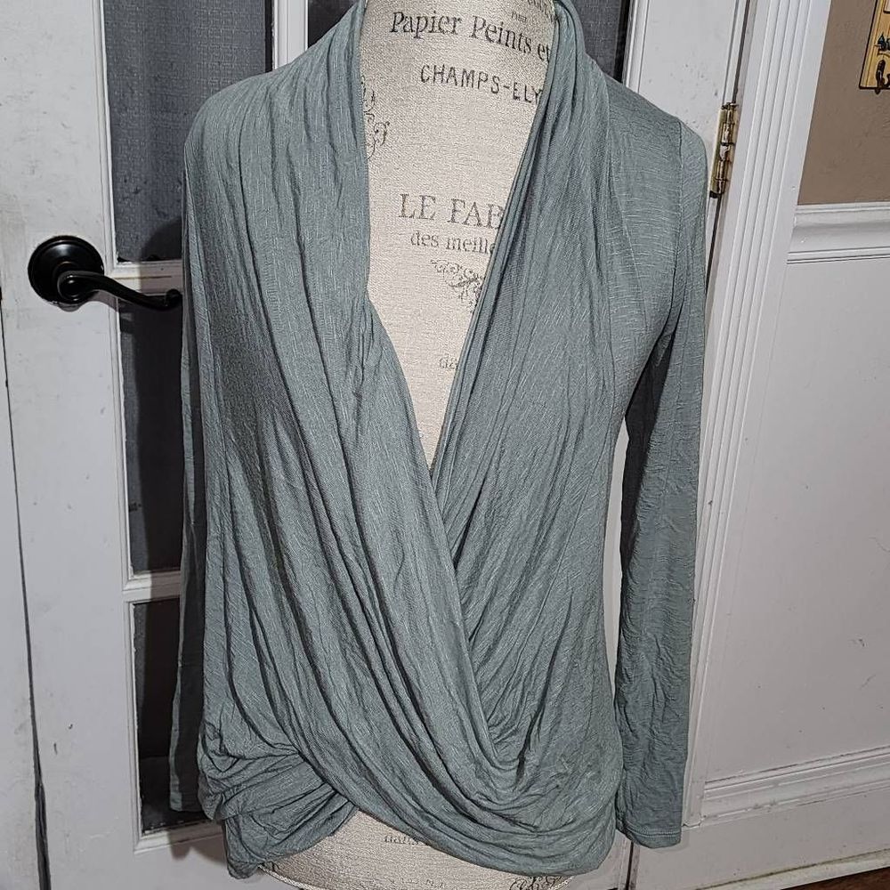 Kindred Bravely Womens Green Long Sleeve Nursing Top M/L Medium Large
